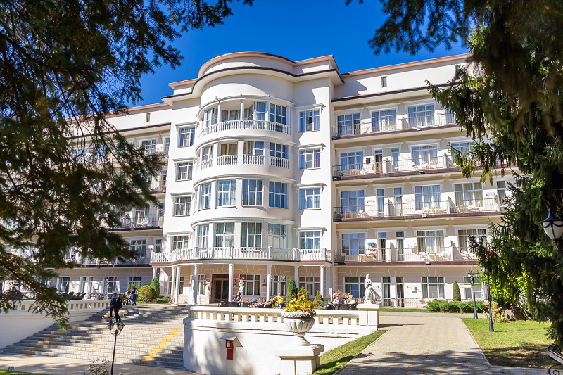 Санаторий рассея белокуриха. Бальнеологический курорт белокуриха. Санаторий русь сочи бассейн. Мрия резорт крым. Самую санатории.